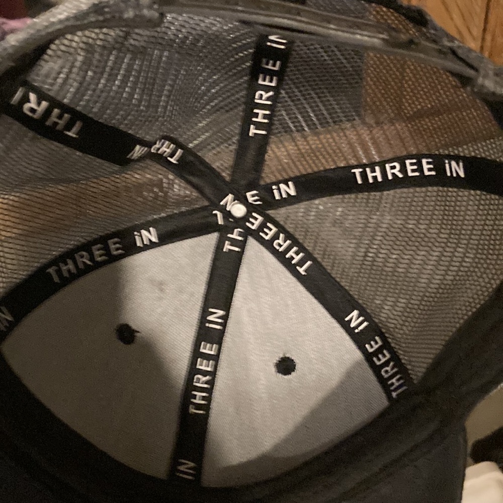 Snap back ball cap - Picture 2 of 2